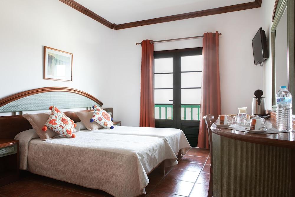 B&B Hotelito El Campo Яйса Екстериор снимка