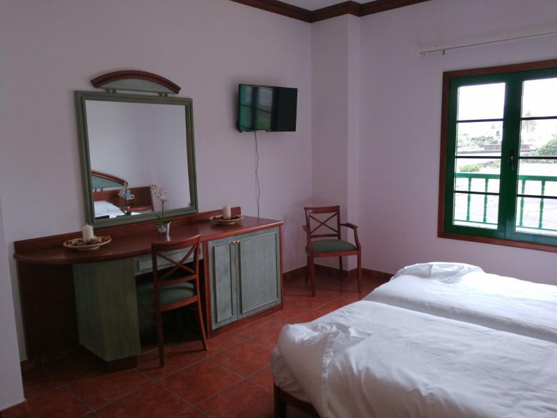 B&B Hotelito El Campo Яйса Екстериор снимка