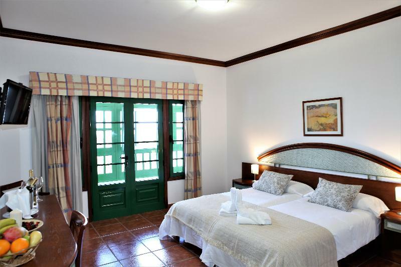 B&B Hotelito El Campo Яйса Екстериор снимка