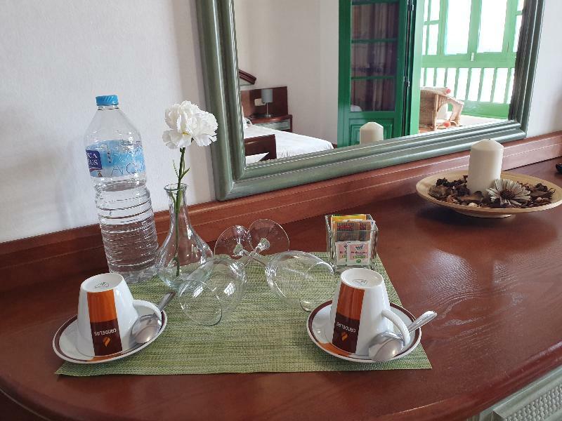 B&B Hotelito El Campo Яйса Екстериор снимка