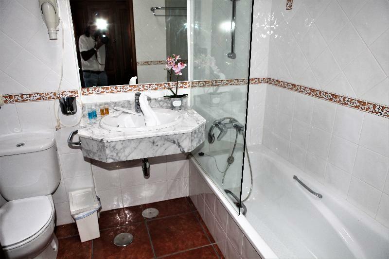 B&B Hotelito El Campo Яйса Екстериор снимка